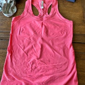 ATHLETA Momentum Tank. Blossom Pink. Size M. EUC. Worn less than 5 times. $25